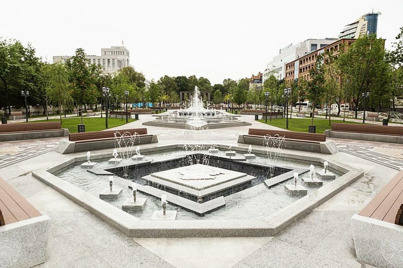 Luxury Apartment With Jacuzzi On Republic Square Yerevan Ngoại thất bức ảnh